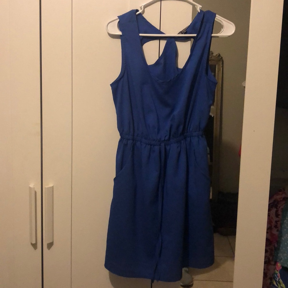 Short blue dress